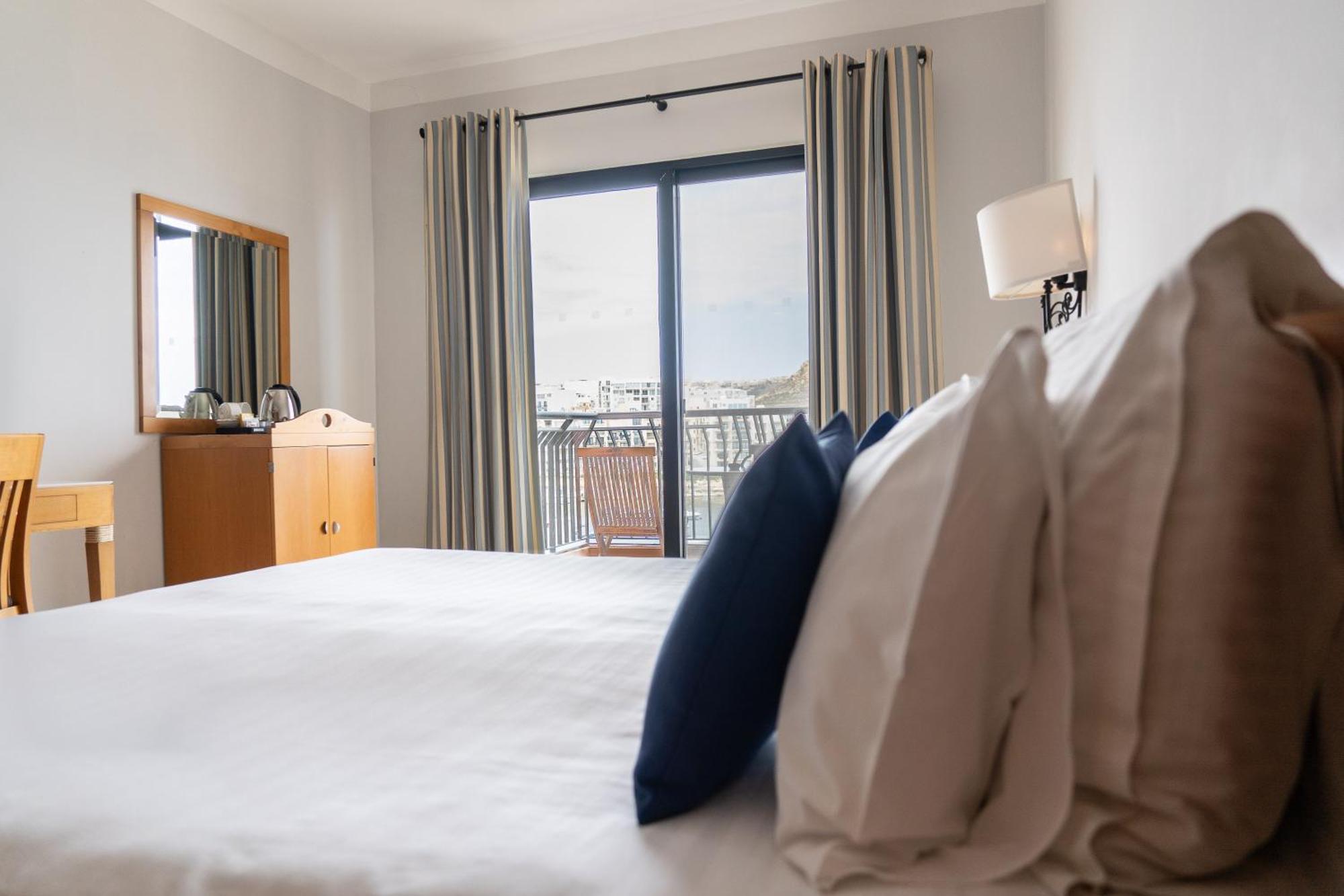 Hotel Calypso Marsalforn Екстериор снимка