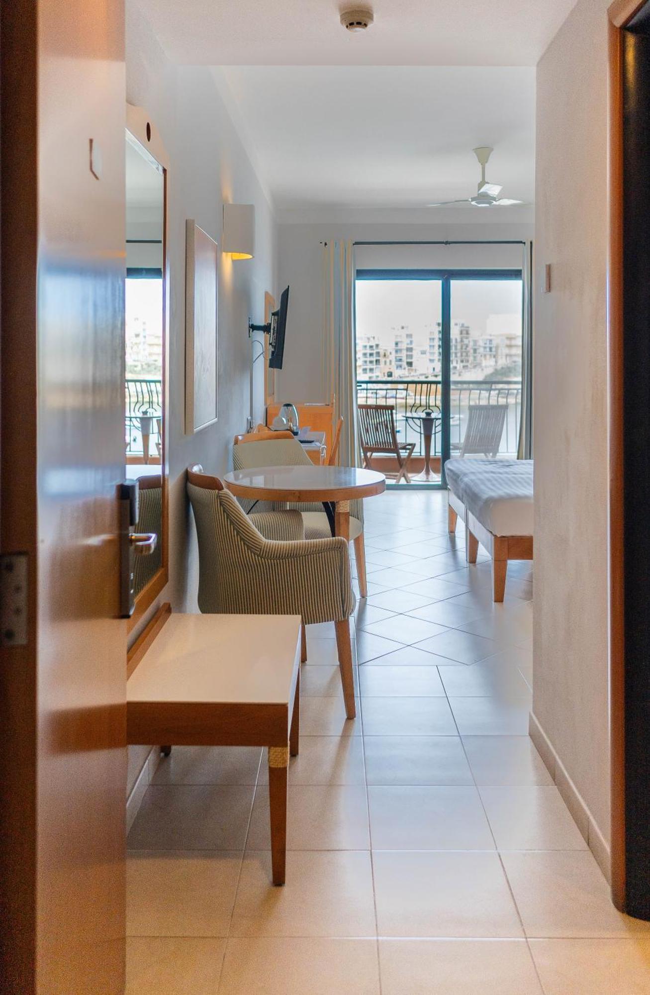 Hotel Calypso Marsalforn Екстериор снимка