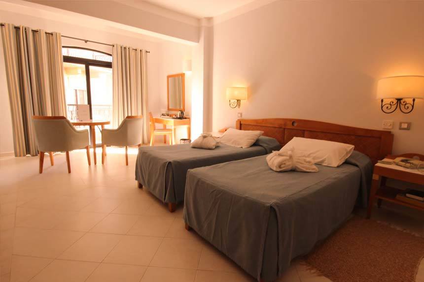 Hotel Calypso Marsalforn Екстериор снимка